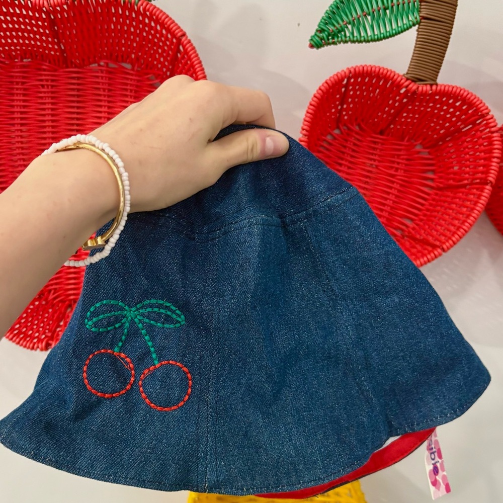 NWT VINTAGE Y2K Denim Embroidered Fruit Cherry Reversible Bucket Hat 🍒